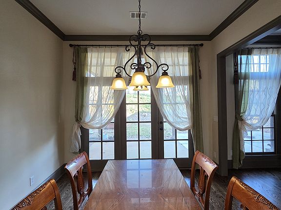 4th image of 2644 Sophia Way