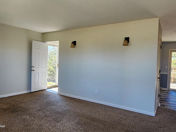 5th image of 3013 S Woodland Dr