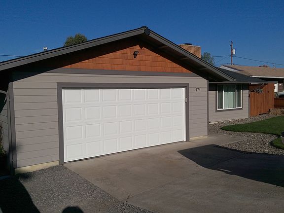 2nd image of 174 NE Cowden Dr
