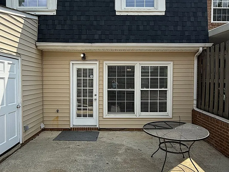 8320 Knights Bridge Rd — Photo 12