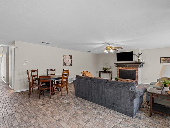 2nd image of 4115 Appleyard Dr #2B-781005