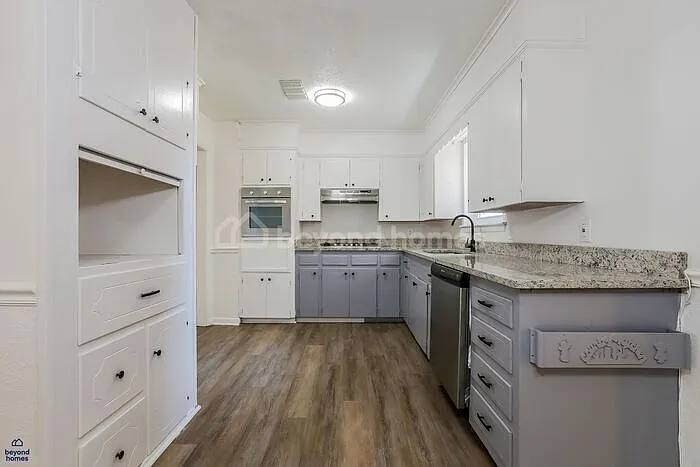 318 Hillwood Dr — Photo 8