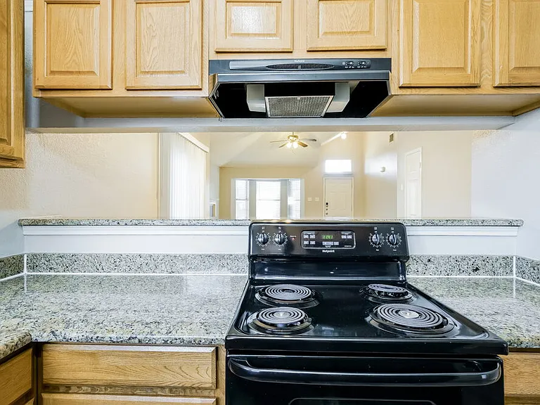 8420 Cloverglen Ln — Photo 8