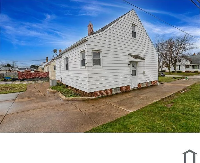 12328 Grannis Rd — Photo 22