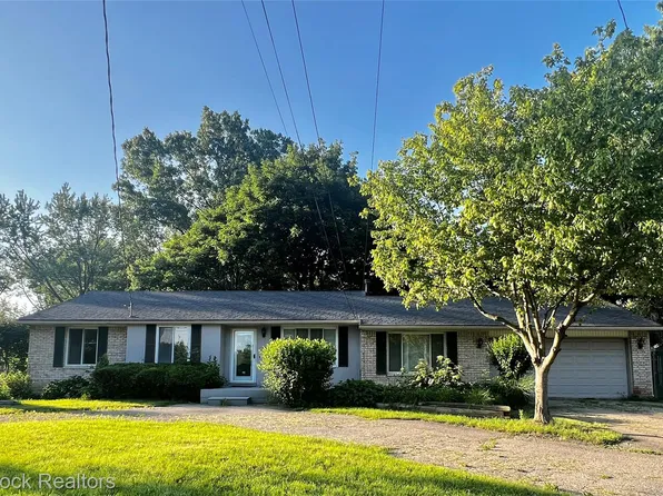 2103 Virginia Dr, Troy, MI 48083
