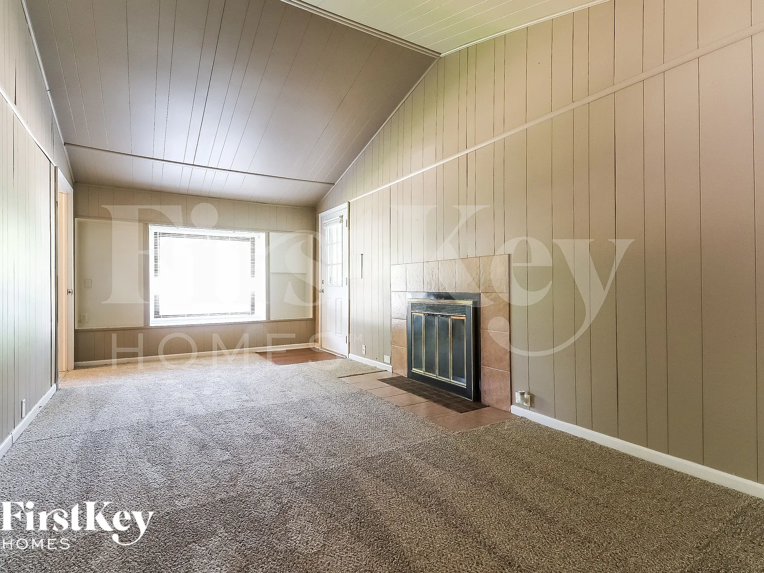 3 bed, 1.0 bath, 1224 sqft, $2,445 — Photo 4