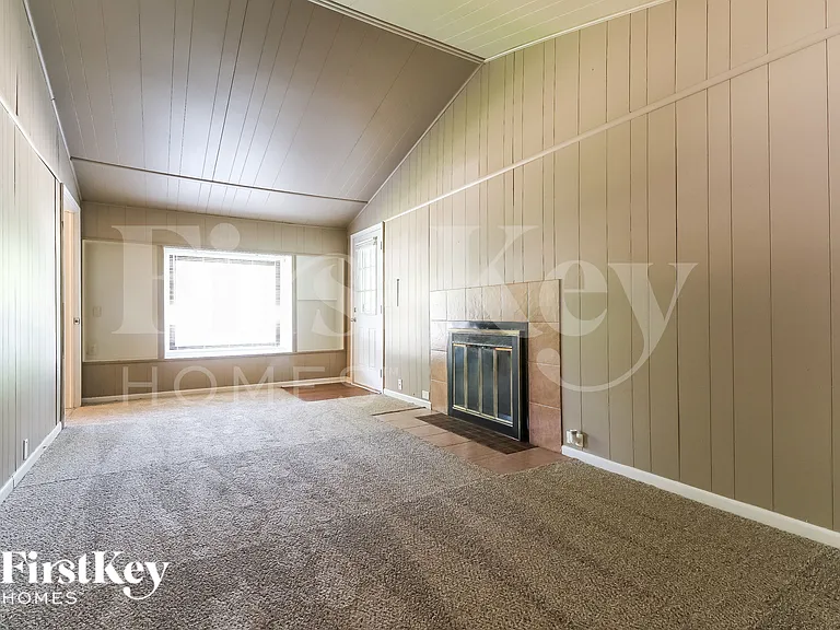 67 Austin Ave — Photo 4