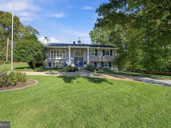 9201 Cherrytree Dr, Alexandria, VA 22309