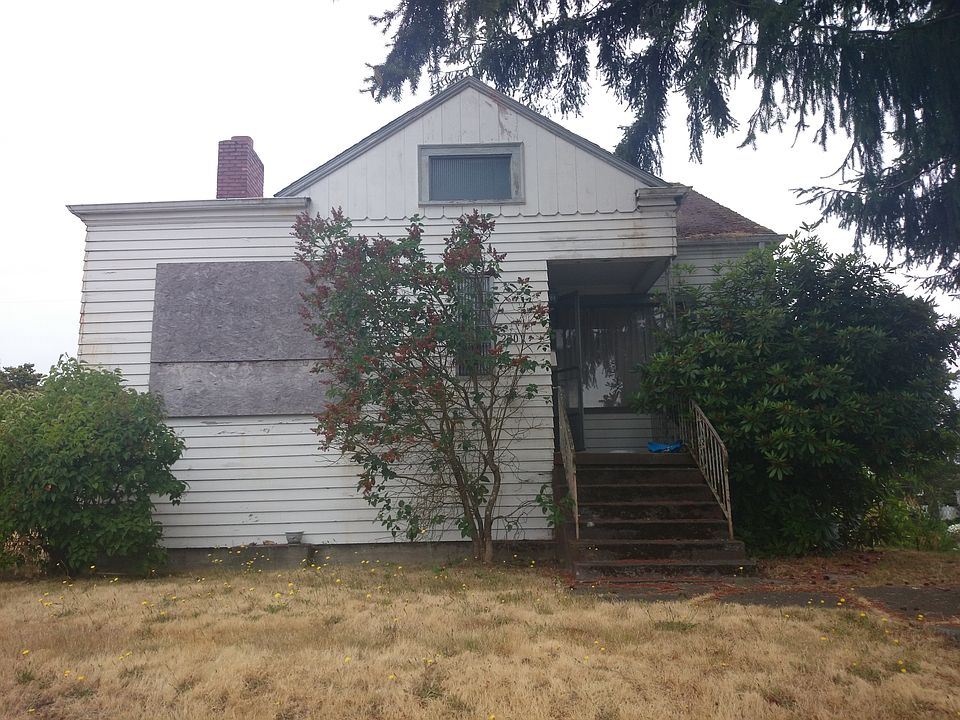 2nd image of 2201 45th Ave SW