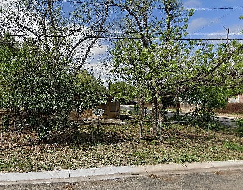 1st image of 202 16th St