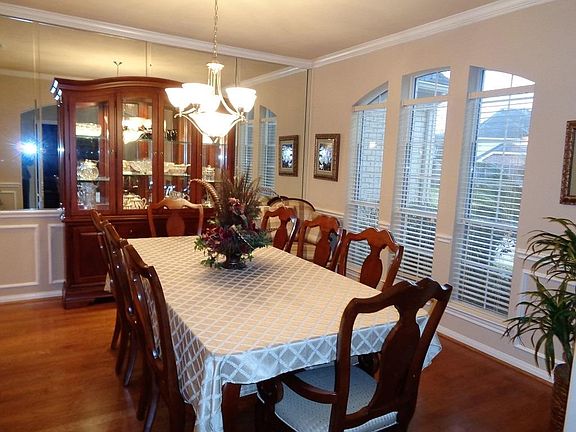 3rd image of 3802 Conroe Lake Ct