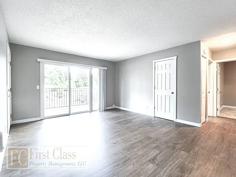 Westview Terrace — Photo 9