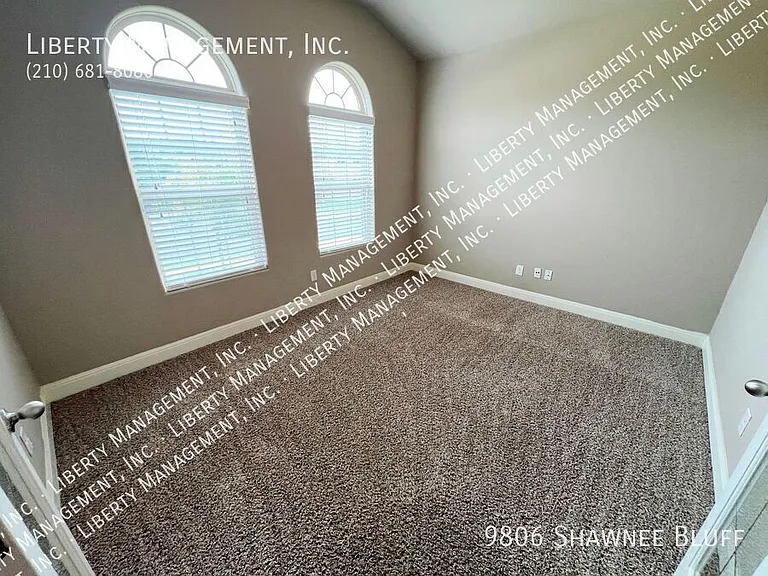 9806 Shawnee Blf — Photo 5