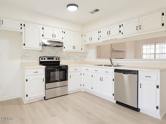 5th image of 7794 Mesa Dr