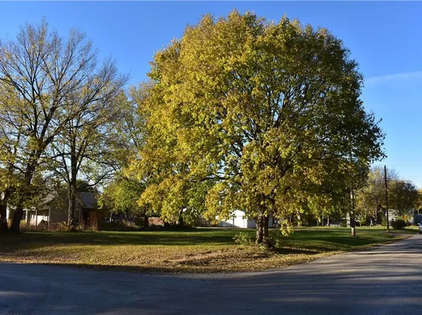 E 3rd St, Burlington Junction, MO 64428