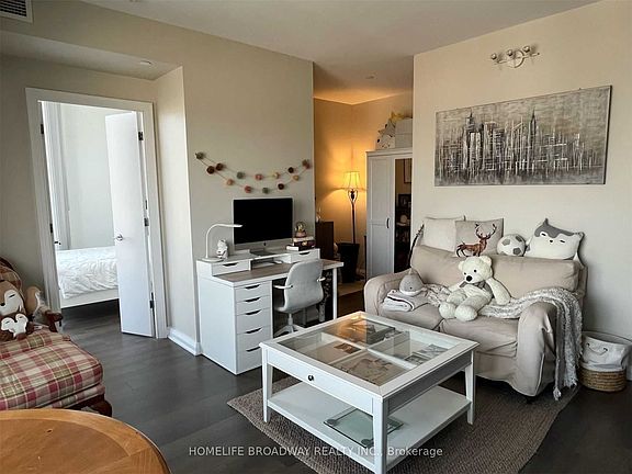4th image of 155 Yorkville Ave #3107