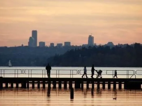 11617 91st Ln NE APT 12, Kirkland, WA 98034