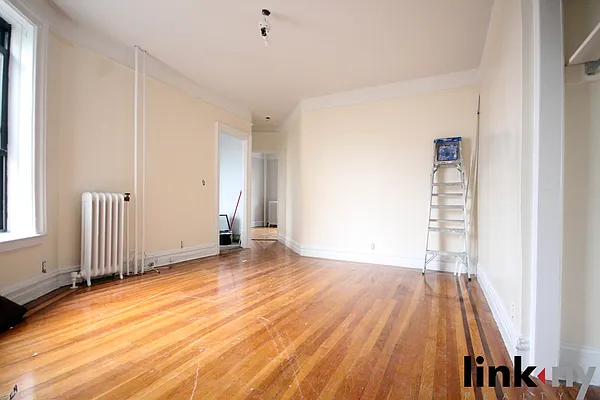 Rented by Link NY Realty | media 44