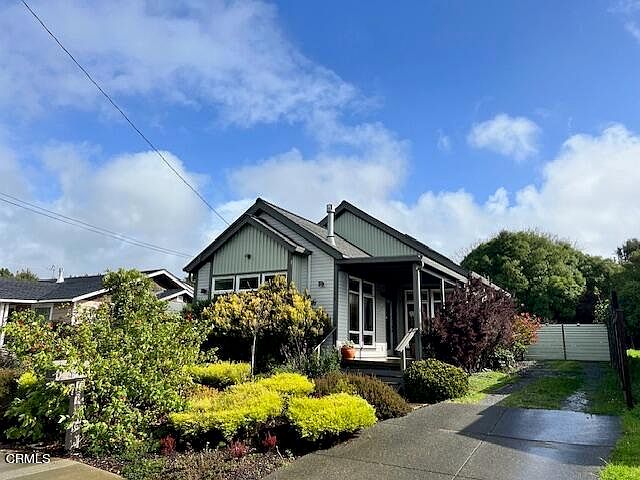1st image of 126 N Sanderson Way