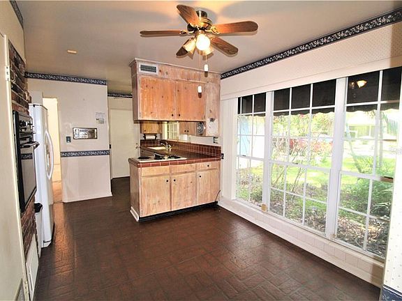 4th image of 1740 Flamingo Dr