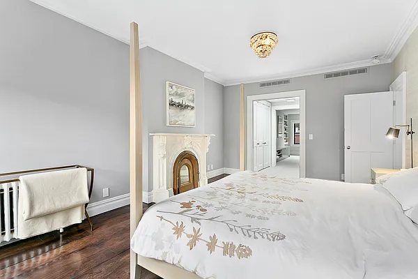 Rented by Corcoran | media 25