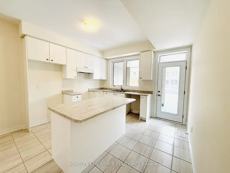 925 Crowsnest Holw — Photo 9