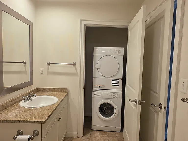 314-22 Walnut St #503 — Photo 24