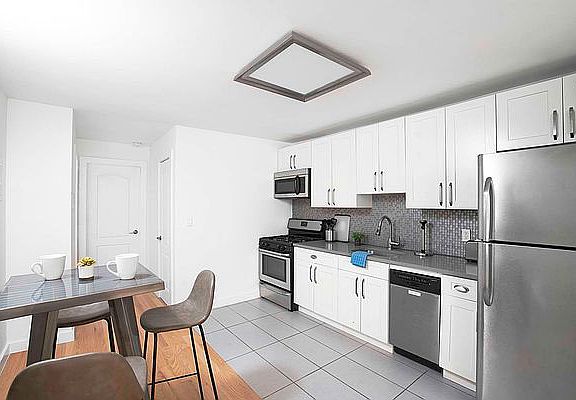 5th image of 713 Church Ave #4