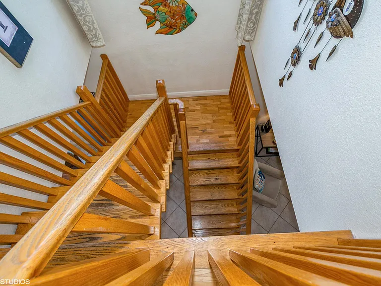 220 Pine Ave — Photo 25