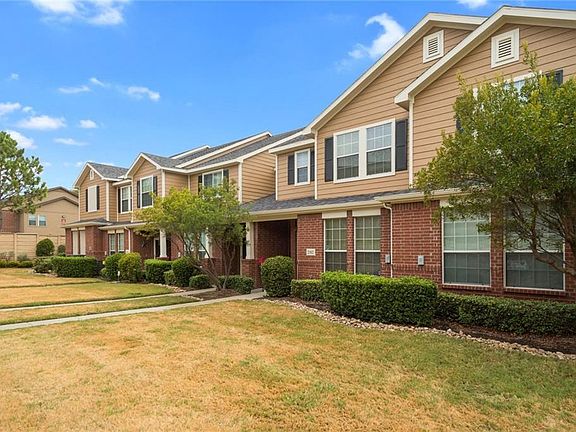 2nd image of 2312 Stoneleigh Pl