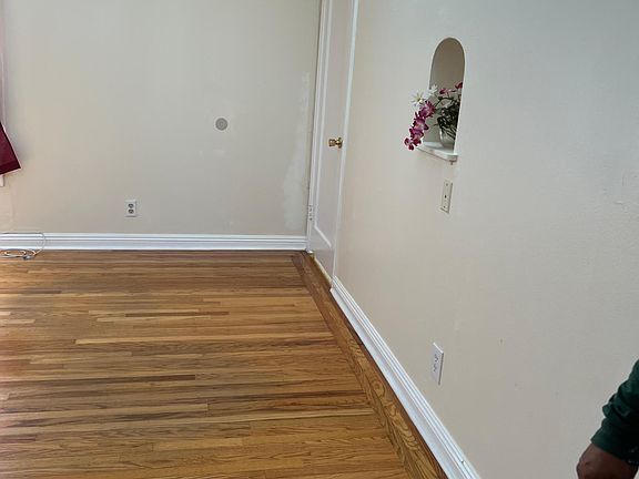 2nd image of 780 4th Ave #780