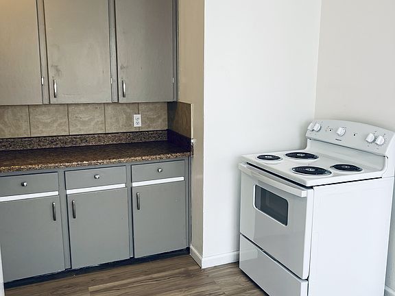 3rd image of 2812 Rice Ave