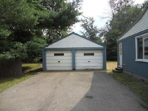 2nd image of 661 Bruce Ave