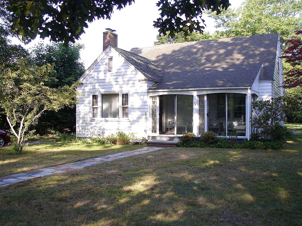 1st image of 44 Foster Ave