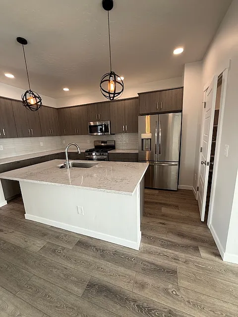 3 bed, 2.5 bath, 2093 sqft, $2,475 — Photo 3
