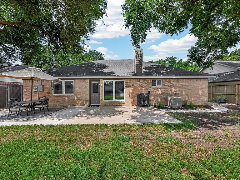 22939 Indian Ridge Dr — Photo 35
