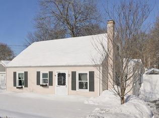 21 Forest St, Peabody, MA 01960