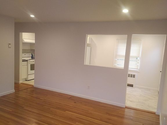 5th image of 433 Elm Pl