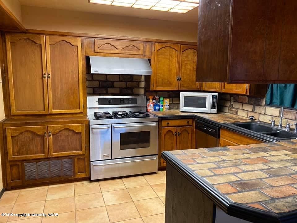 2nd image of 14 Windy Meadow Ln