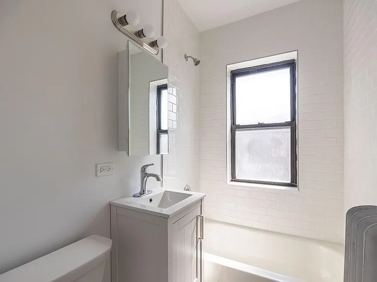 2712 N Spaulding Ave #2714-2I — Photo 8
