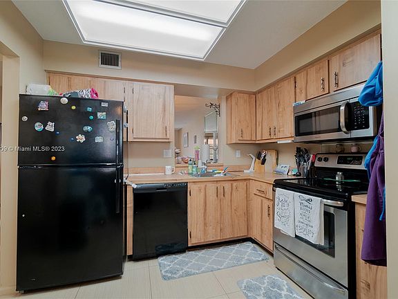 2nd image of 7210 Lake Circle Dr APT 207