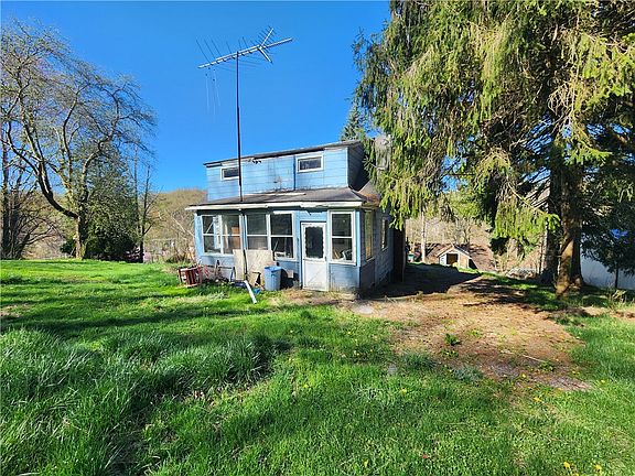 4th image of 344 Parkhill Dr