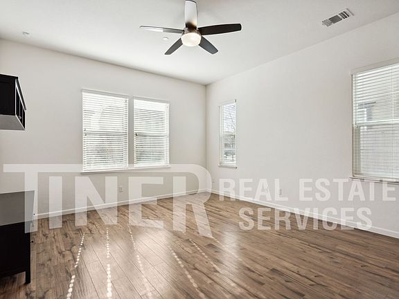 2nd image of 157 Julia Island Cir