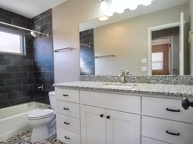 620 Winding Ln — Photo 12