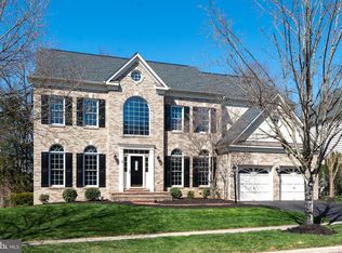 26115 Glasgow Dr, Chantilly, VA 20152