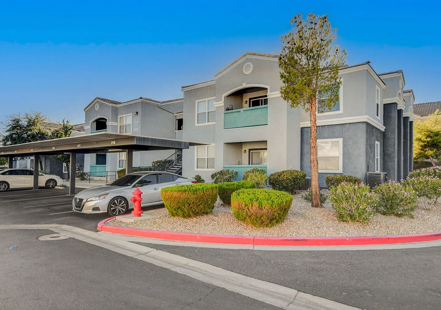 Location! Location! Location! Move-In Ready 3-Bedroom Condo In Centennial Hills! — Photo 4