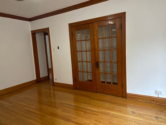 3rd image of 3077 N Davlin Ct #3