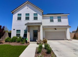 240 Huntington Ave S, Madera, CA 93636