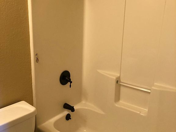 3rd image of 420 Neicy St