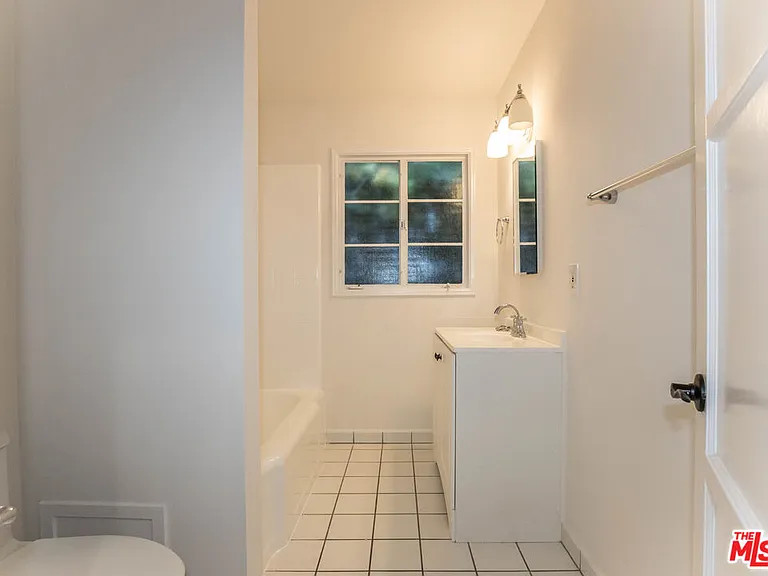 437 Swarthmore Ave — Photo 10